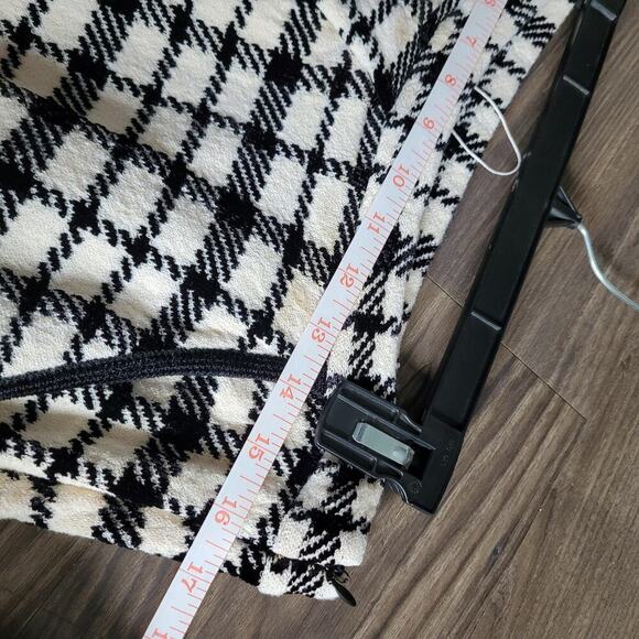 St. John Womens Knit Skirt Size 12 Black Cream Pleated Zip Pockets Maximalist - Picture 6 of 9